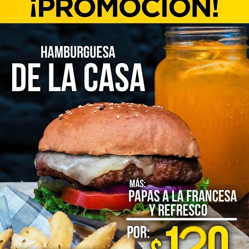 Hamburguesa de la casa con queso y vegetales